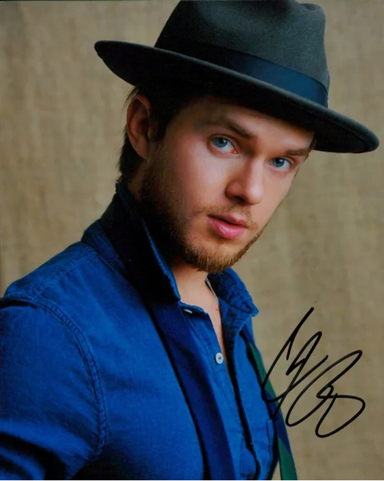 Chris Brochu autograph