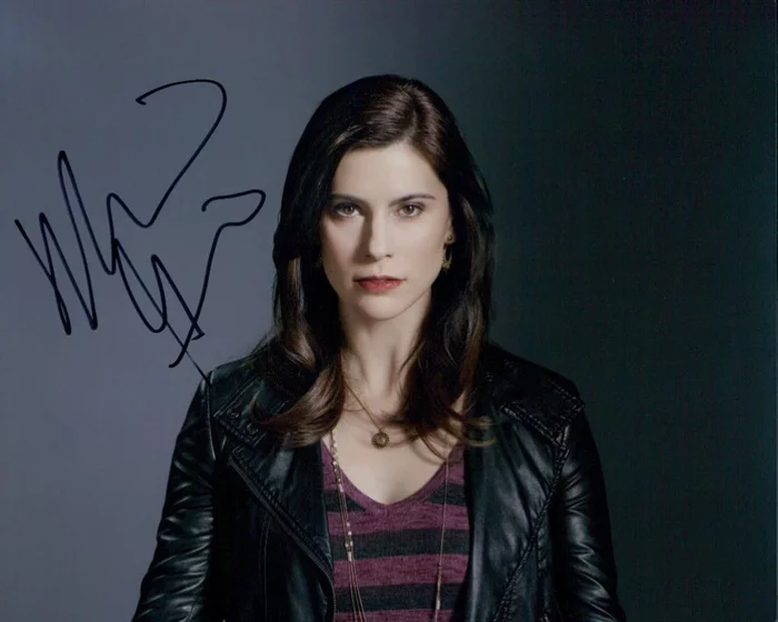 Milena Govich autograph