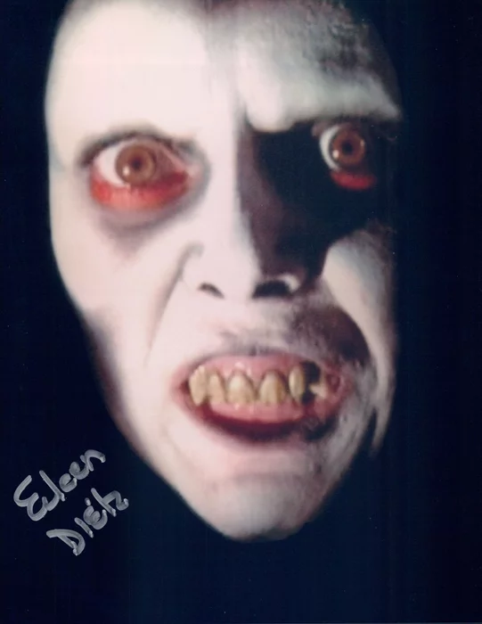 Eileen Dietz autograph