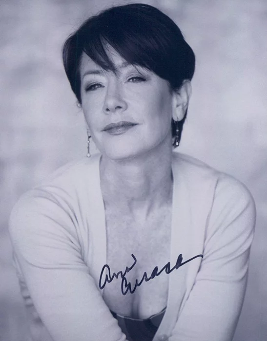 Ann Cusack autograph