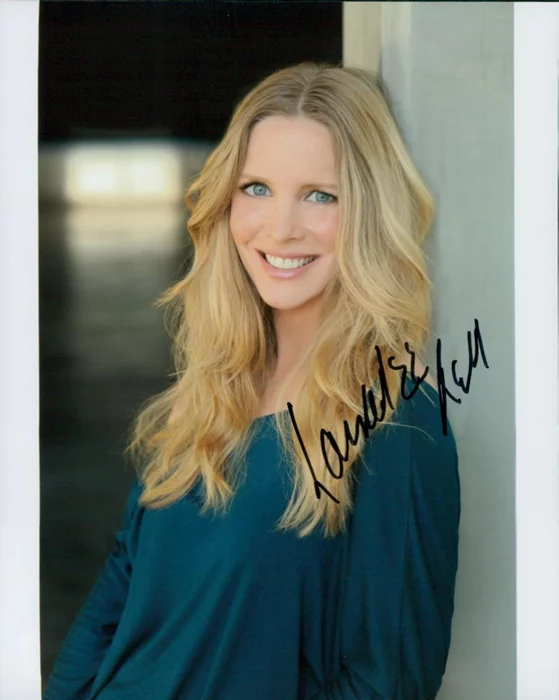 Lauralee Bell autograph