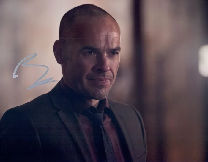 Paul Blackthorne autograph