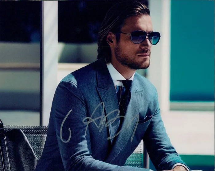 Gabriel Aubry autograph
