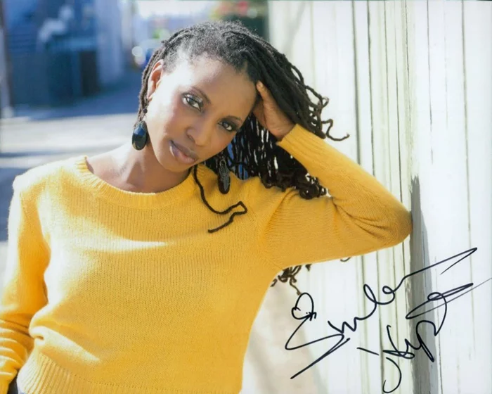 Shanola Hampton autograph