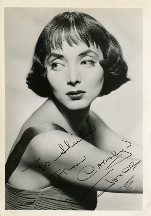 Carolyn Jones autograph