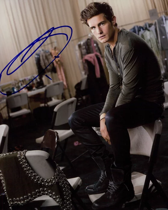 Nico Tortorella autograph