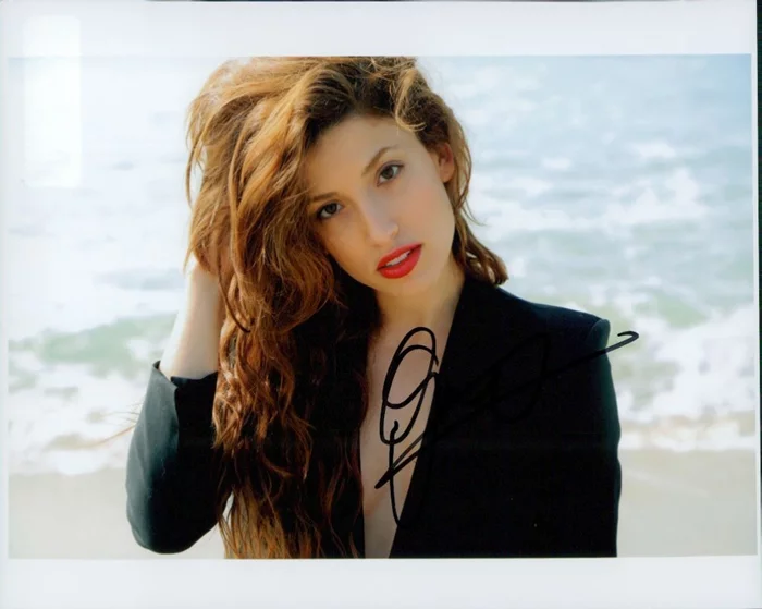 Tania Raymonde autograph