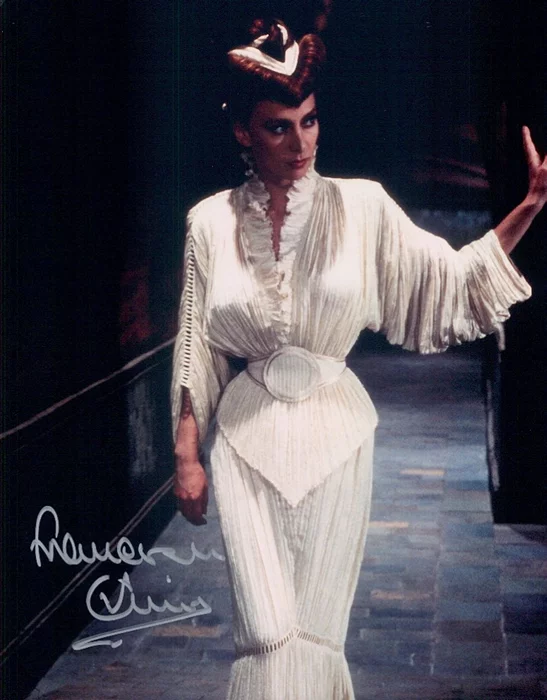Francesca Annis autograph