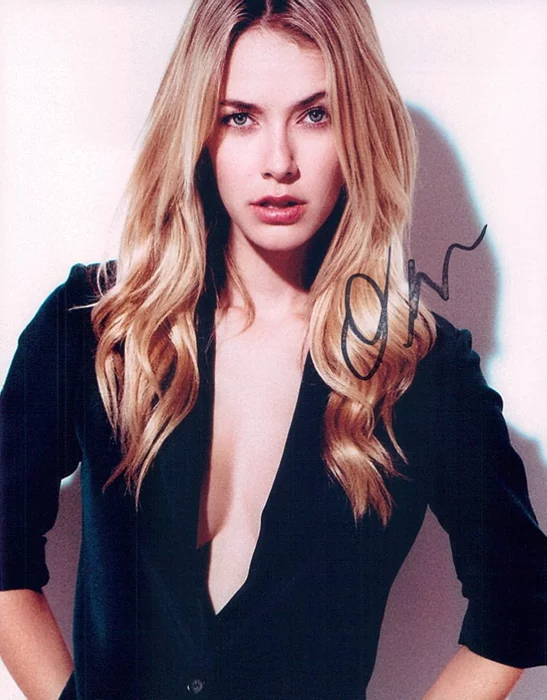 Olivia Jordan autograph