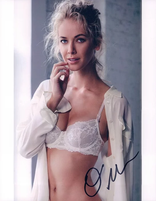 Olivia Jordan autograph