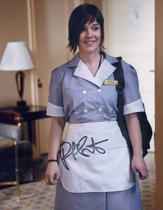 Renee Felice Smith autograph