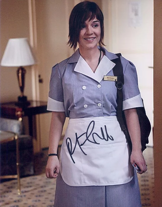Renee Felice Smith autograph