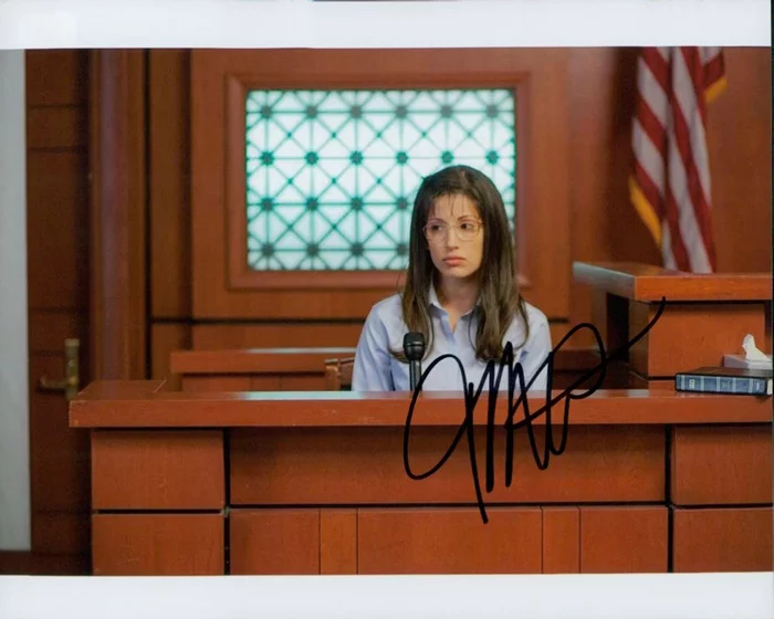 Tania Raymonde autograph