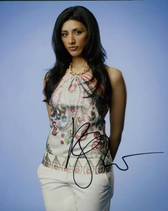 Reshma Shetty autograph