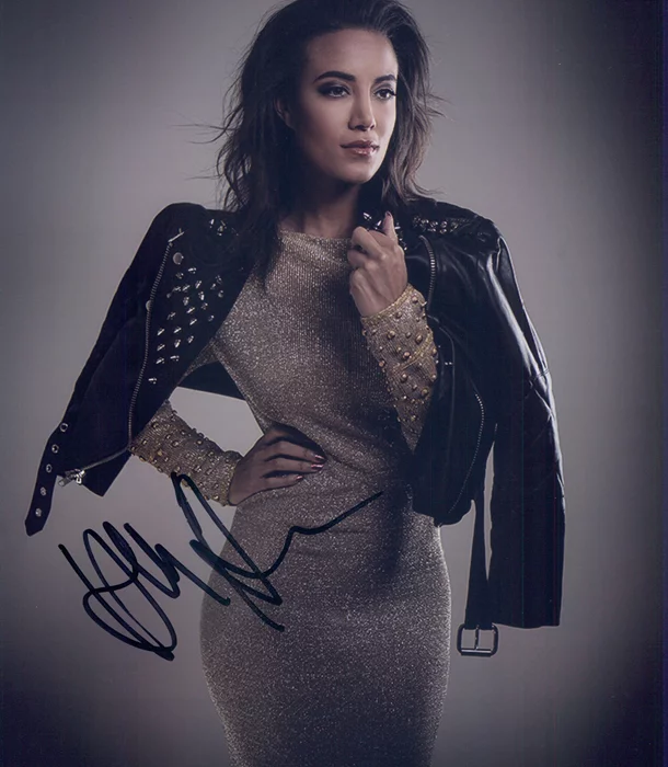 Heather Hemmens autograph
