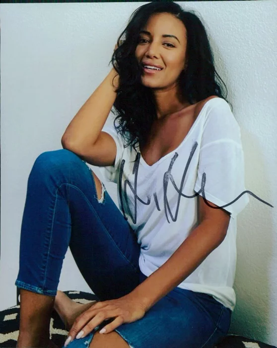 Heather Hemmens autograph