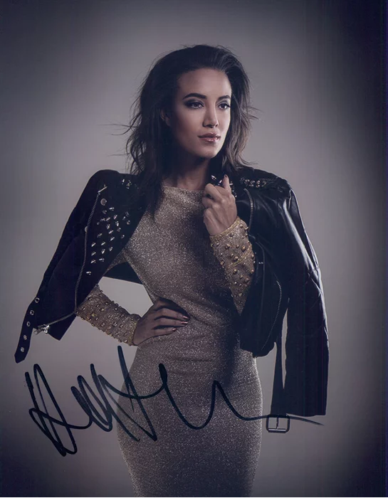 Heather Hemmens autograph