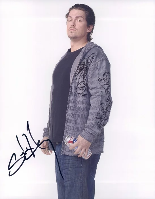 Steve Howey autograph