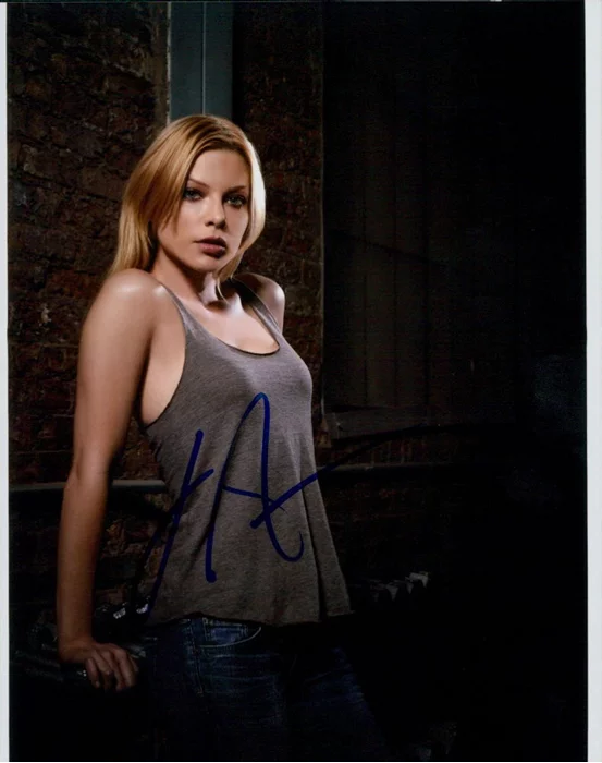 Lauren German autograph