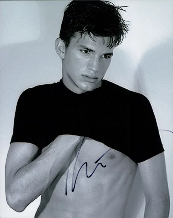Ashton Kutcher autograph