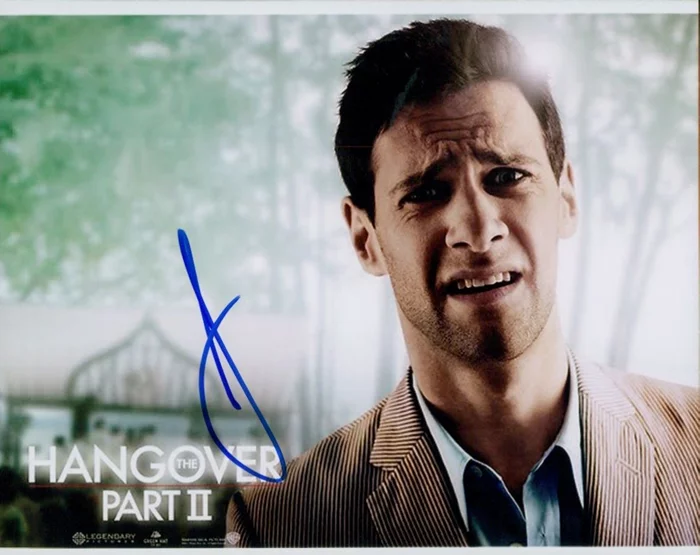 Justin Bartha autograph