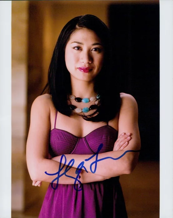 Liza Lapira autograph
