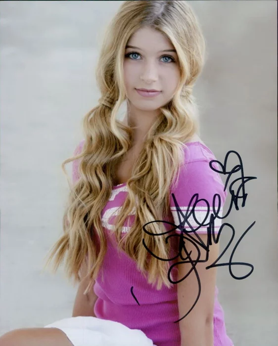 Alexandria Deberry autograph