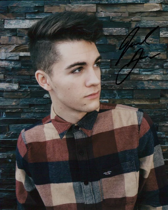 Jordan Doww autograph