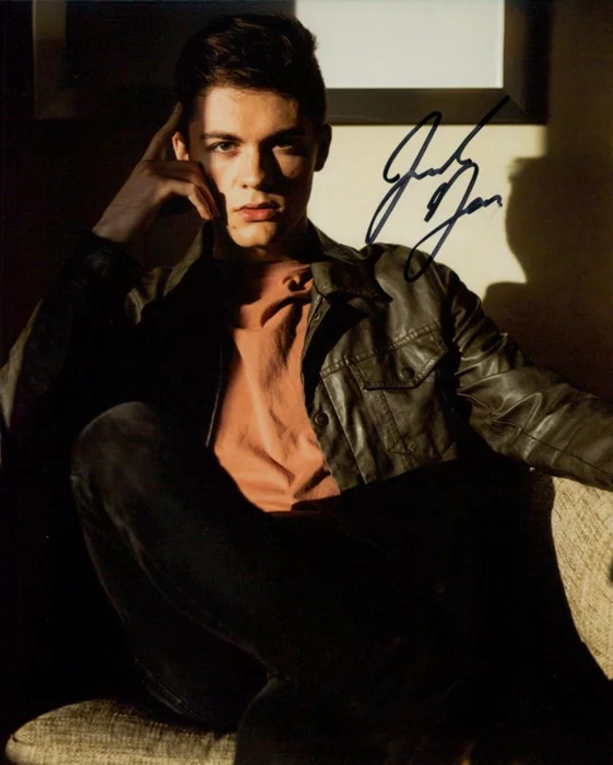 Jordan Doww autograph