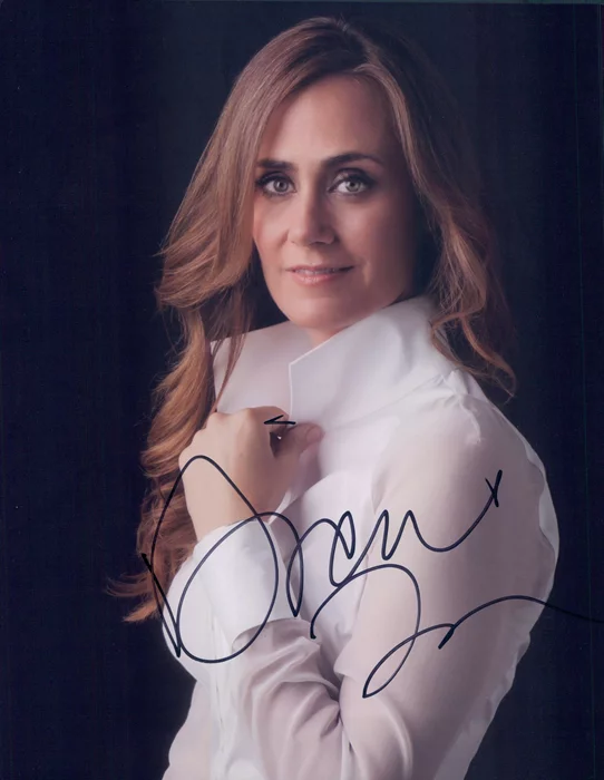 Diane Farr autograph