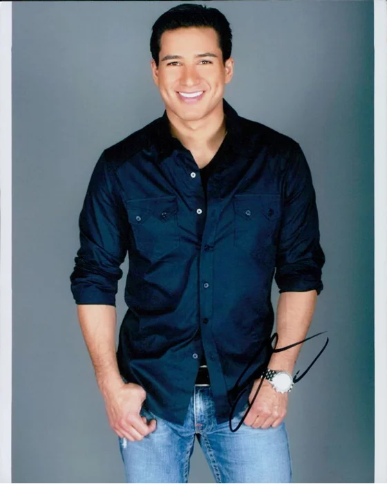 Mario Lopez autograph