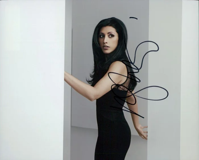 Reshma Shetty autograph