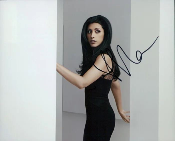 Reshma Shetty autograph