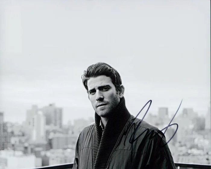 Bryan Greenberg autograph