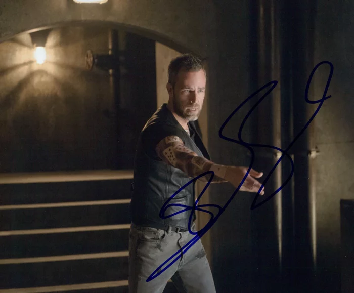 JR Bourne autograph