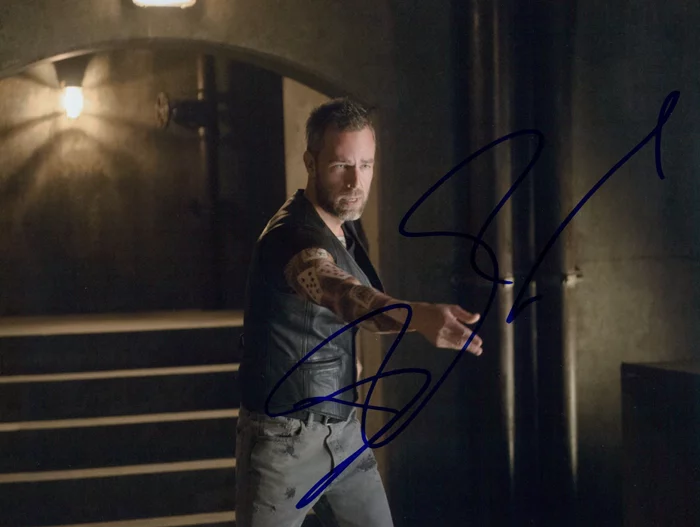 JR Bourne autograph