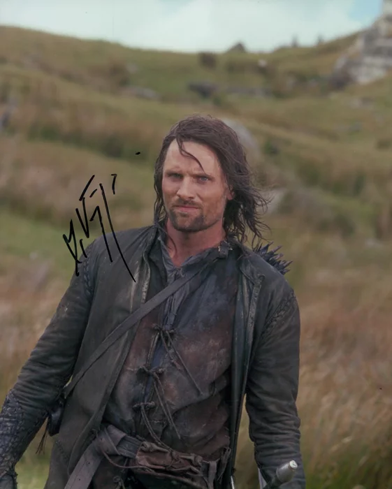 Viggo Mortensen autograph