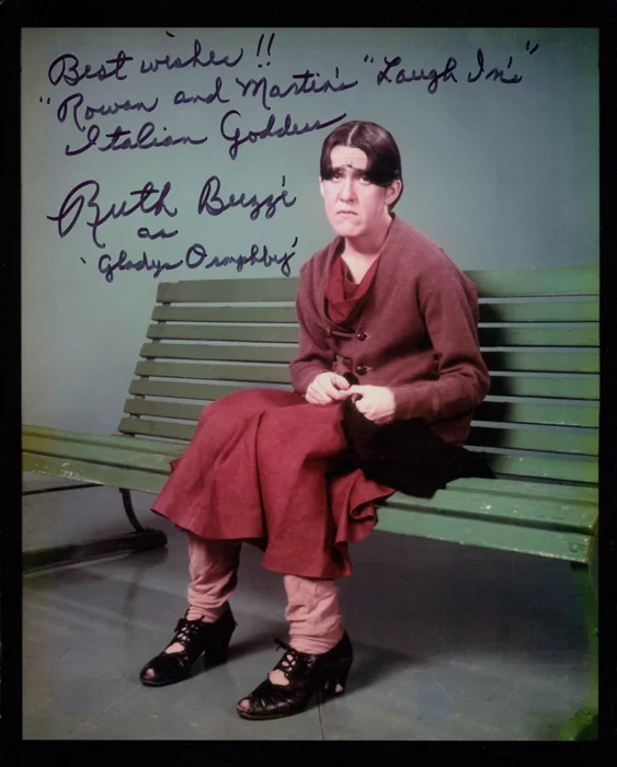 Ruth Buzzi autograph