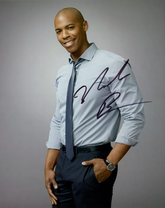 Mehcad Brooks autograph