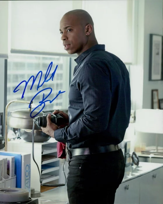 Mehcad Brooks autograph