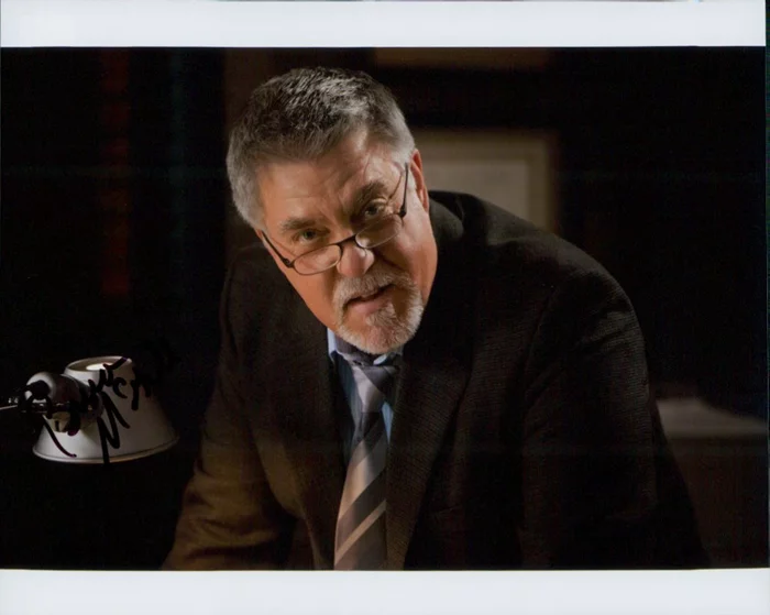 Bruce McGill autograph