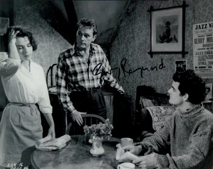 Gary Raymond autograph