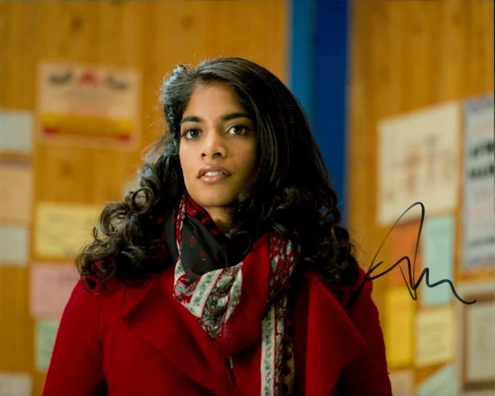 Amara Karan autograph