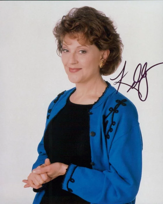 Kelly Bishop autograph