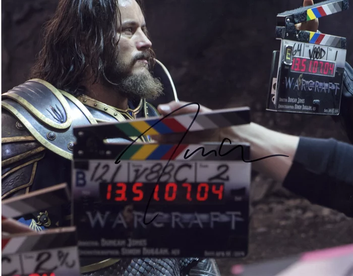 Travis Fimmel autograph