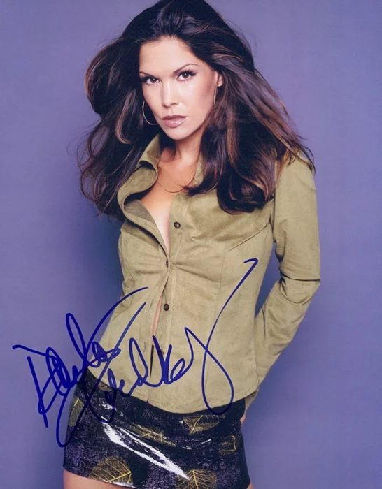Paula Trickey autograph