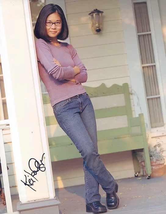 Keiko Agena autograph