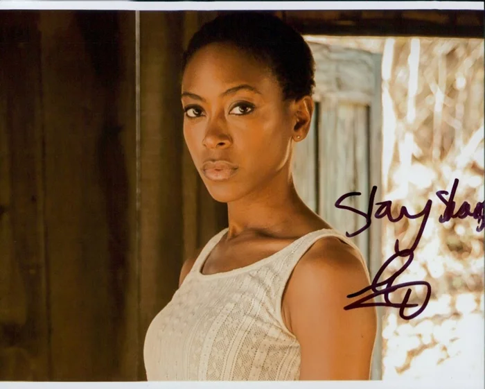Tracy Ifeachor autograph