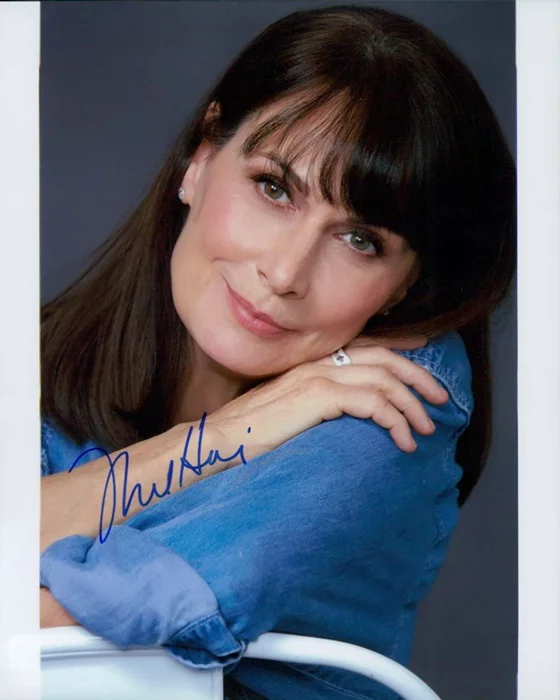Mel Harris autograph