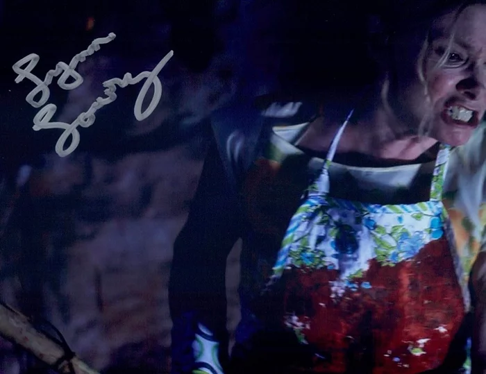 Lynn Lowry autograph